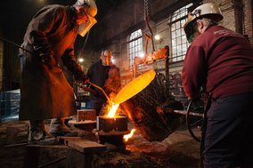 UK-HRH The Duke of Gloucester invited to cast a plaque at historic Loughborough Bellfoundry during Royal Visit