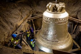 PL – One of world's largest bells unveiled in Poland